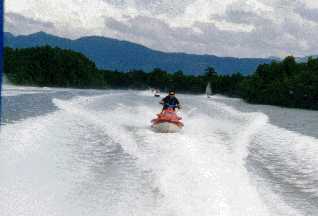 jetsky.jpg (7925 bytes)